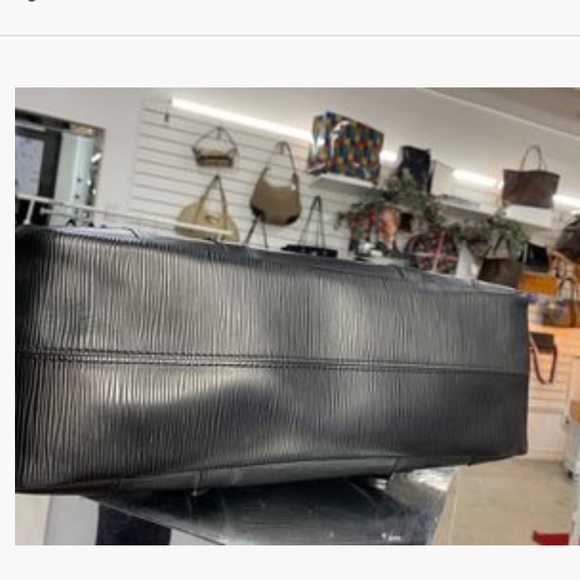 Louis Vuitton Segur MM Satchel - Picture 5 of 10